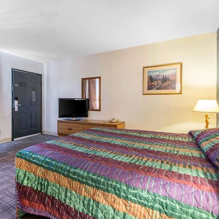 Rodeway Inn & Suites Κολοράντο Σπρινγκς Εξωτερικό φωτογραφία