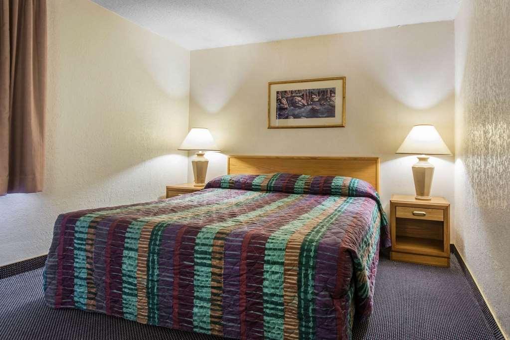 Rodeway Inn & Suites Κολοράντο Σπρινγκς Εξωτερικό φωτογραφία