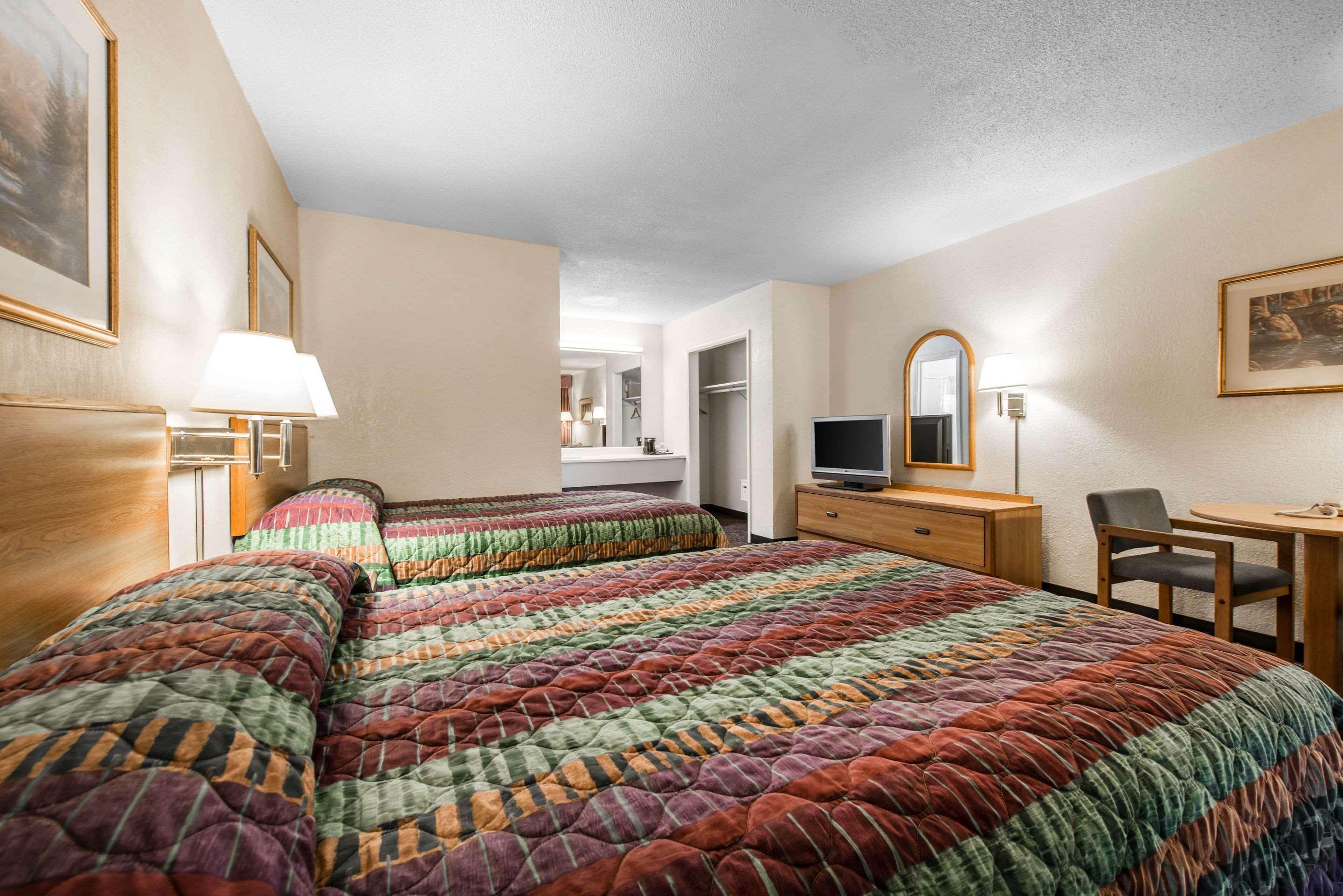 Rodeway Inn & Suites Κολοράντο Σπρινγκς Εξωτερικό φωτογραφία