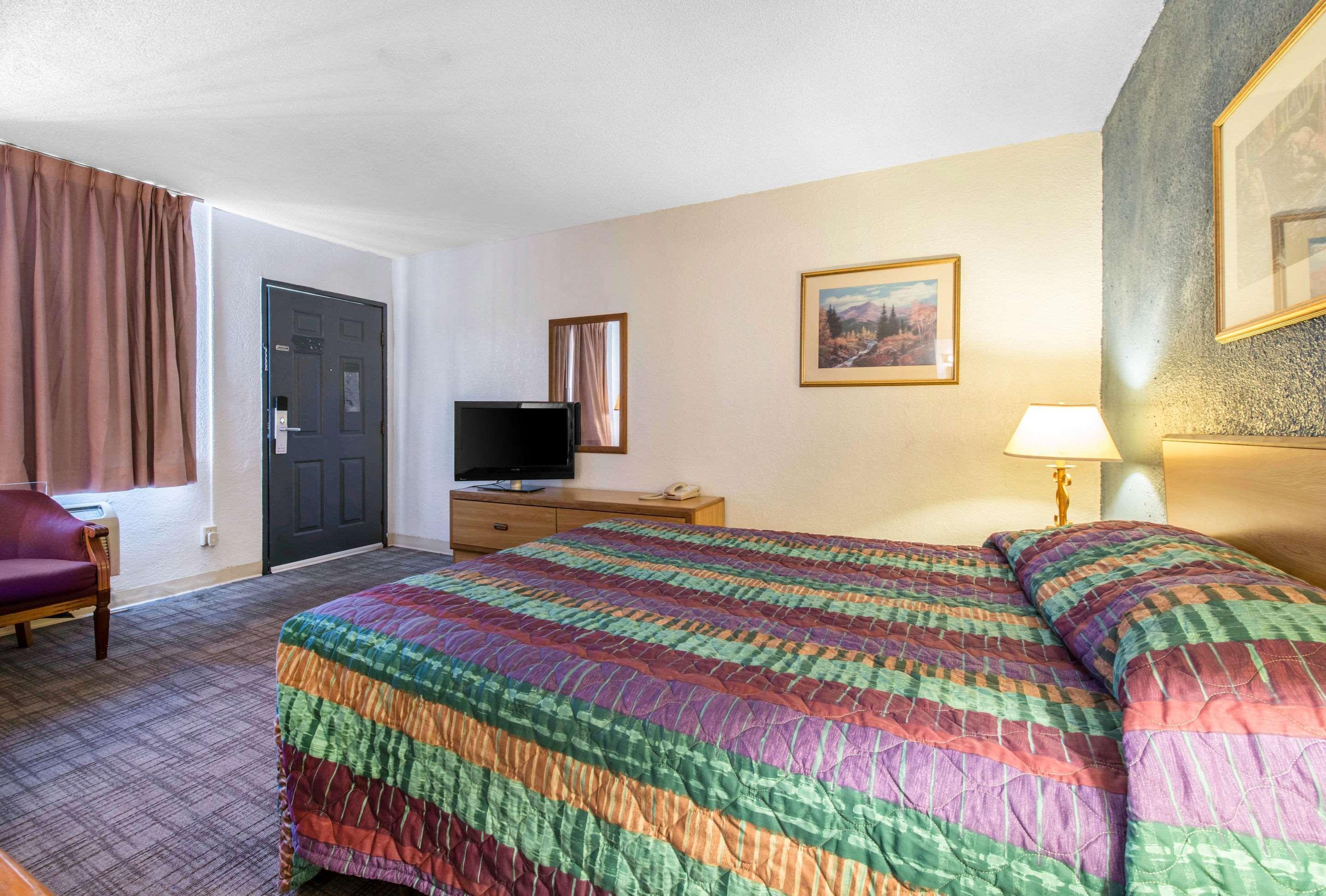 Rodeway Inn & Suites Κολοράντο Σπρινγκς Εξωτερικό φωτογραφία
