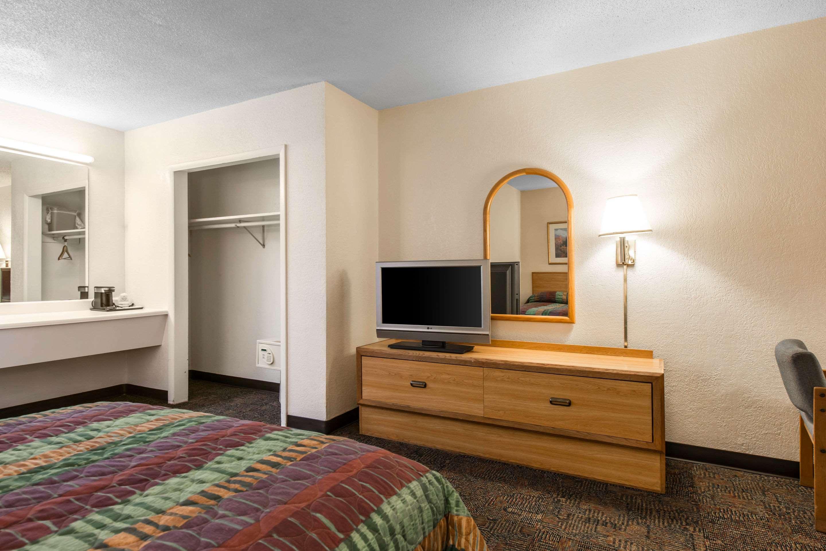 Rodeway Inn & Suites Κολοράντο Σπρινγκς Εξωτερικό φωτογραφία