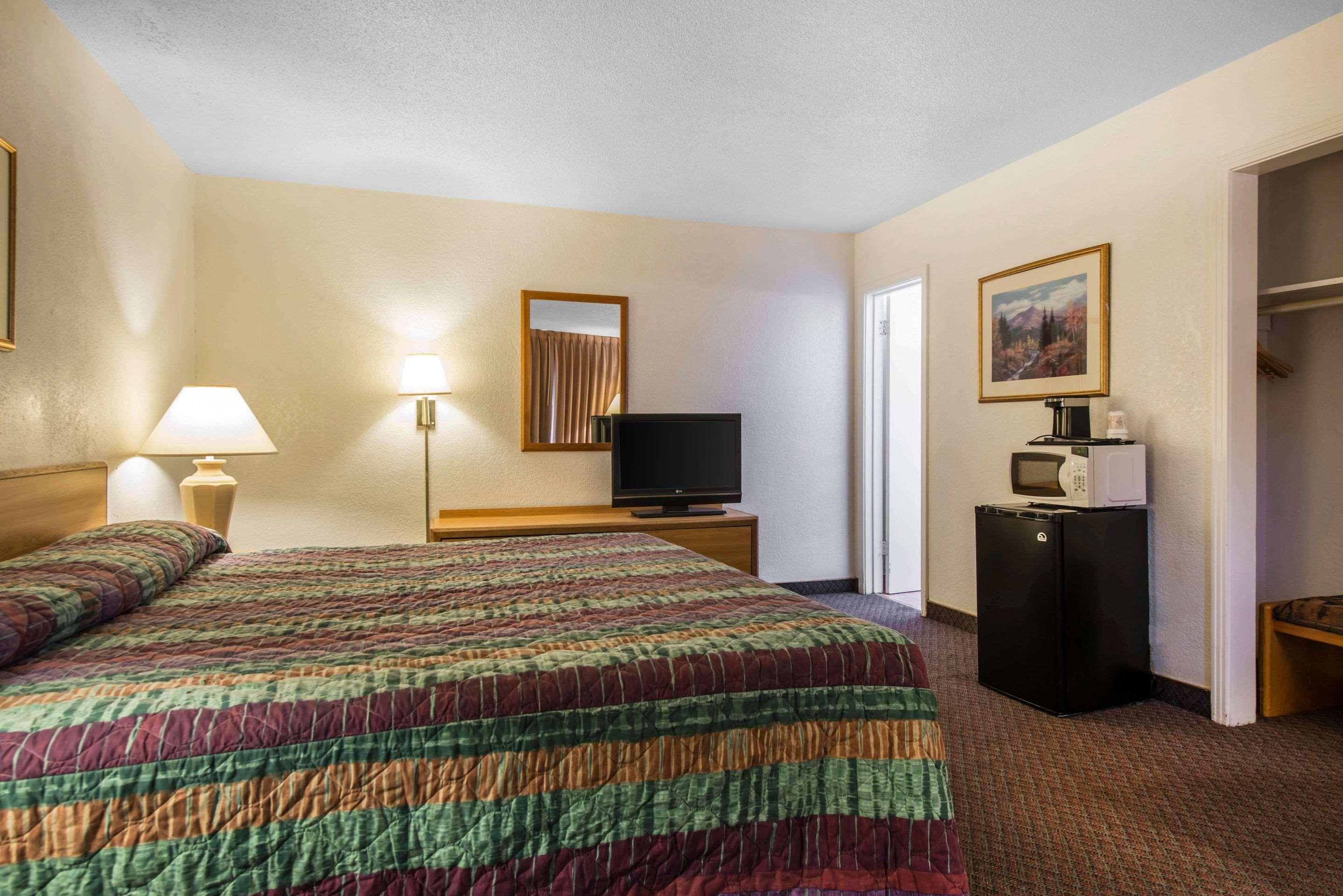 Rodeway Inn & Suites Κολοράντο Σπρινγκς Εξωτερικό φωτογραφία