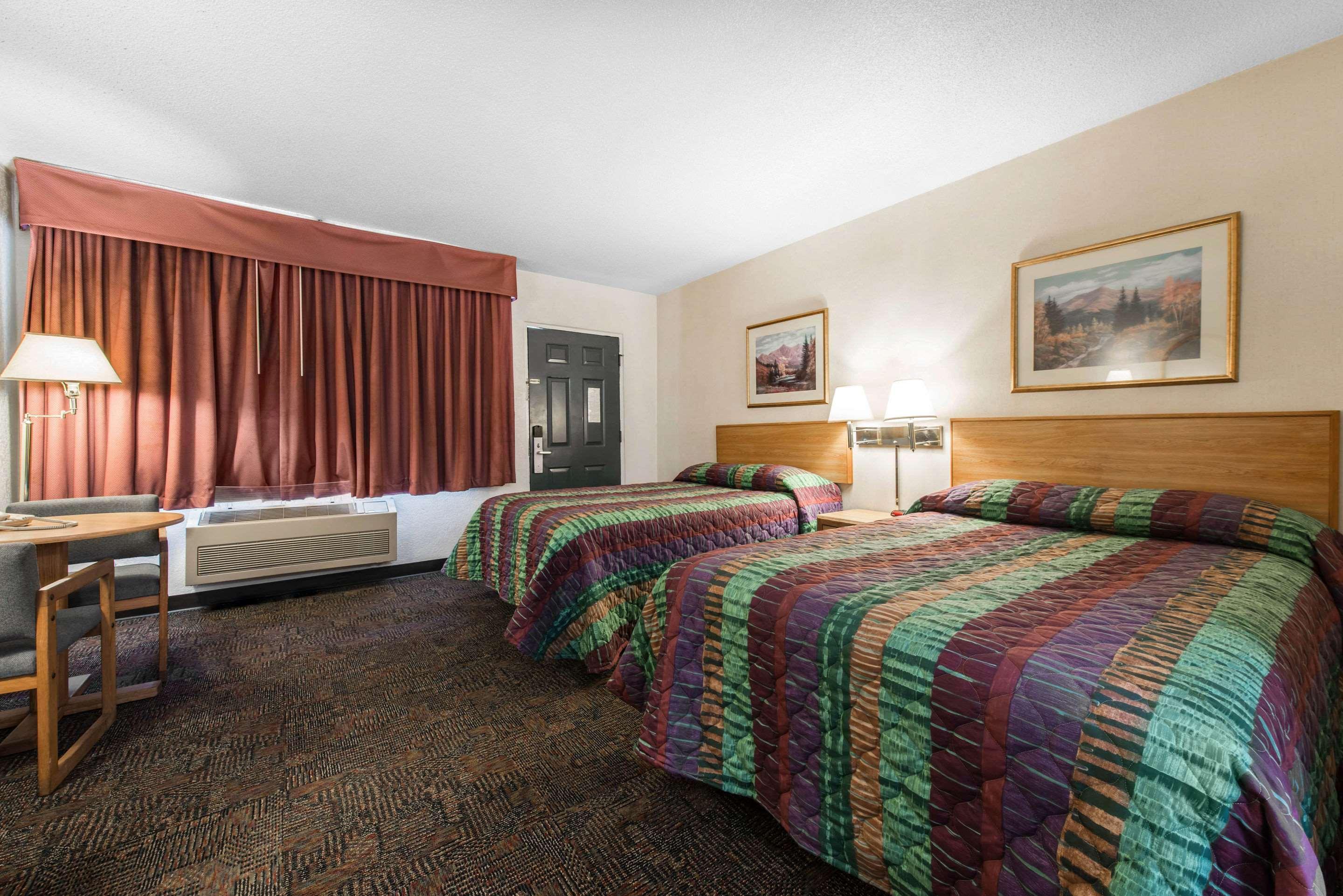 Rodeway Inn & Suites Κολοράντο Σπρινγκς Εξωτερικό φωτογραφία