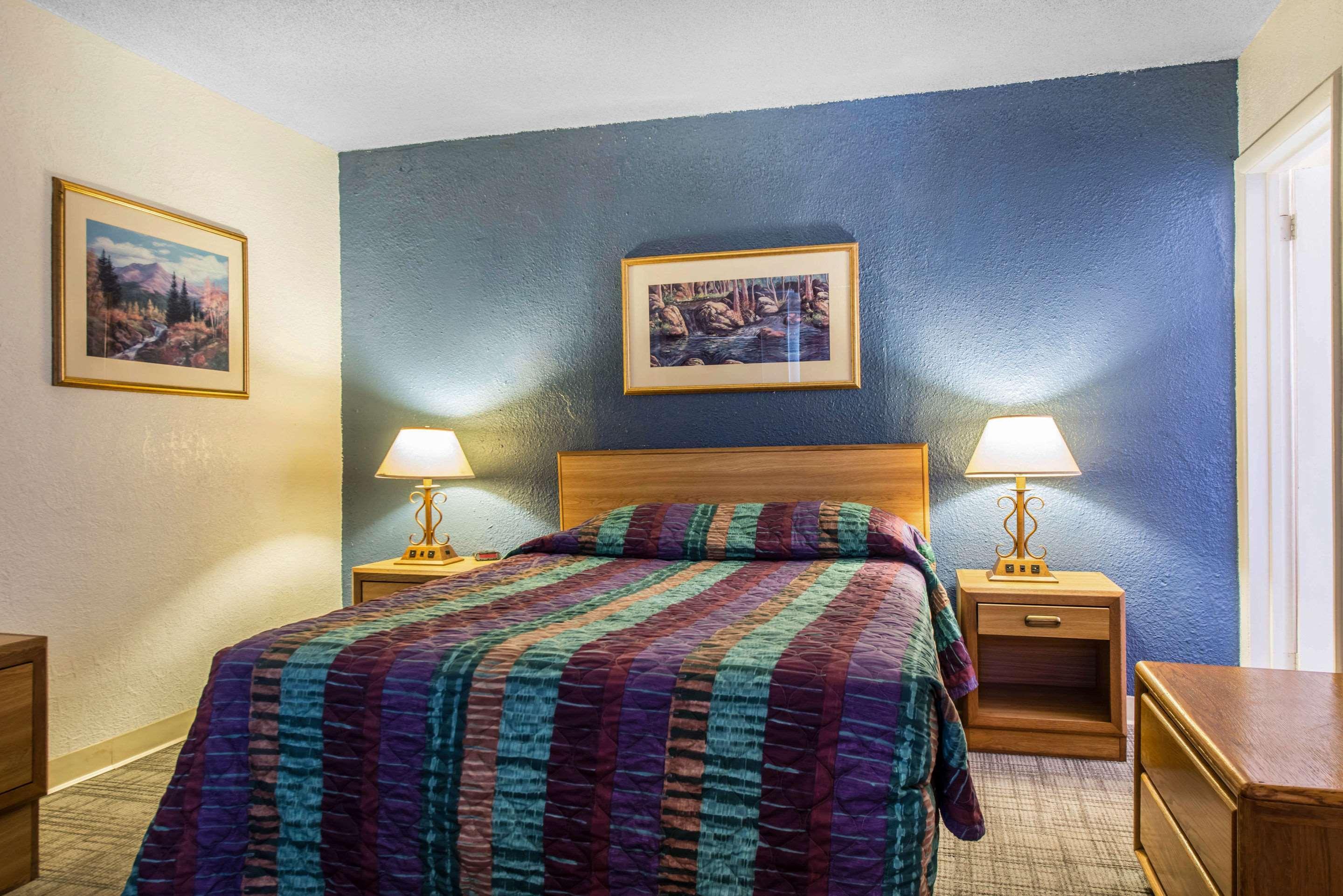 Rodeway Inn & Suites Κολοράντο Σπρινγκς Εξωτερικό φωτογραφία
