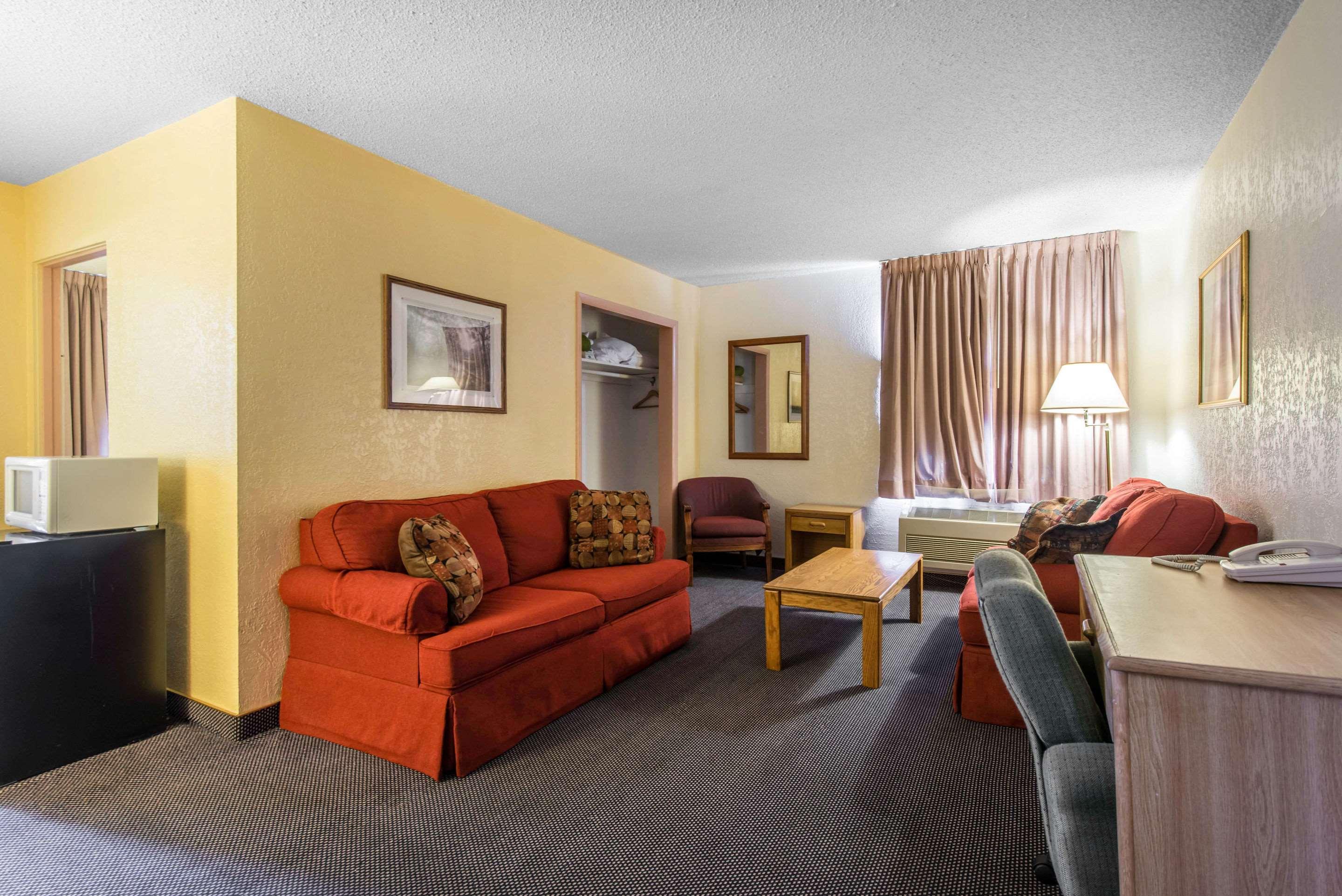 Rodeway Inn & Suites Κολοράντο Σπρινγκς Εξωτερικό φωτογραφία